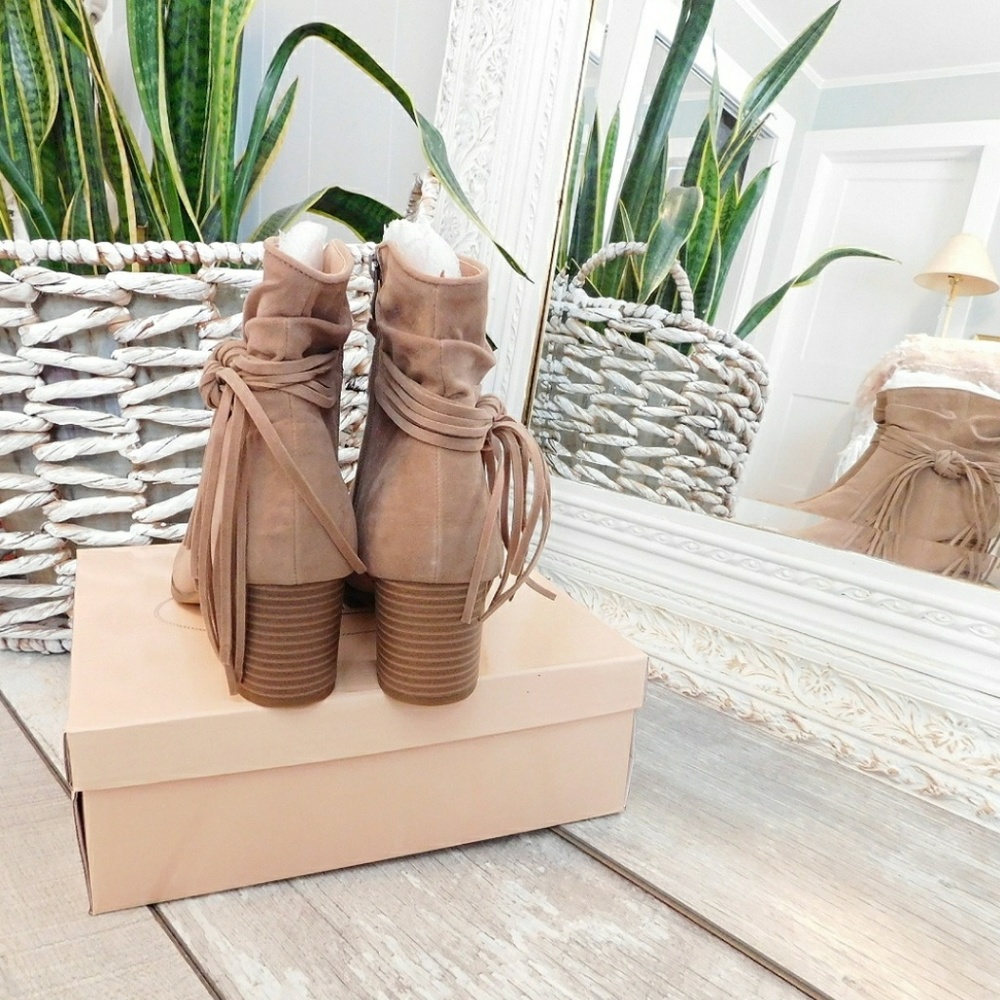 *2 LEFT* SZ 5.5 & 6 NIB-SUEDE ANKL BOOTS w/ FRINGE - Picture 4 of 8